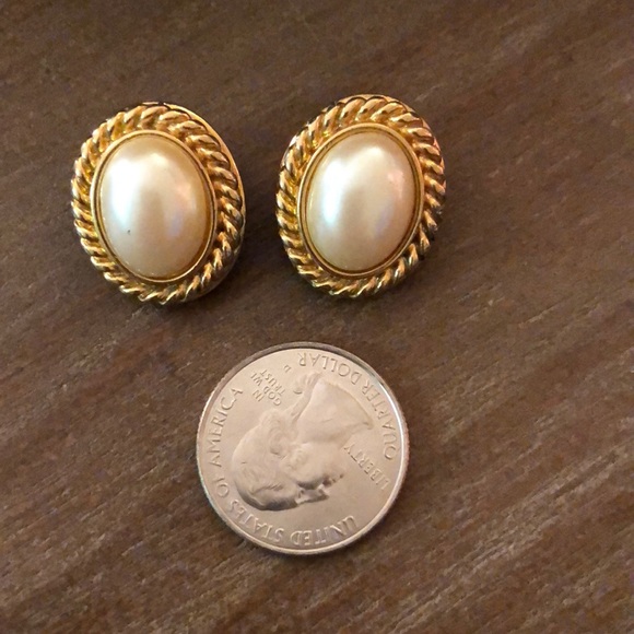 Vintage Monet Clip On Earrings - Picture 6 of 6
