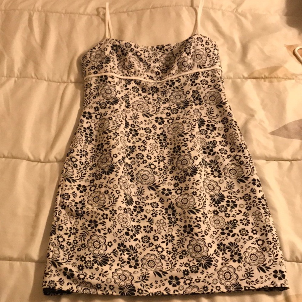 Black and white reversible dress