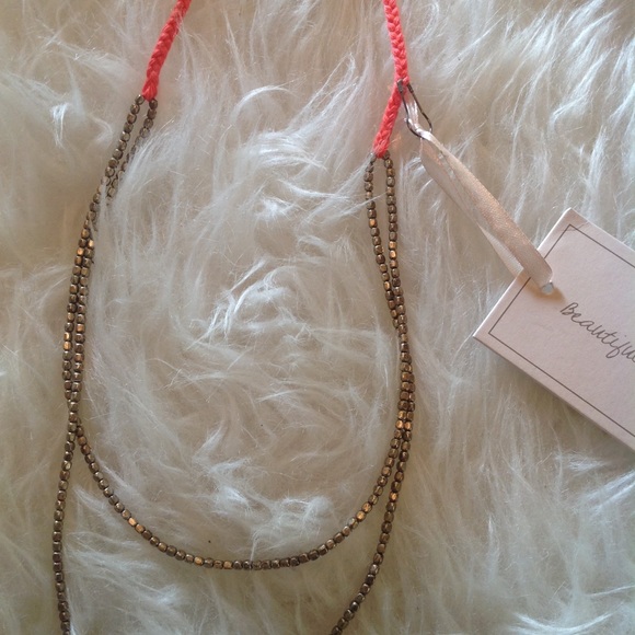 Coral bead necklace 💕 - Picture 2 of 4