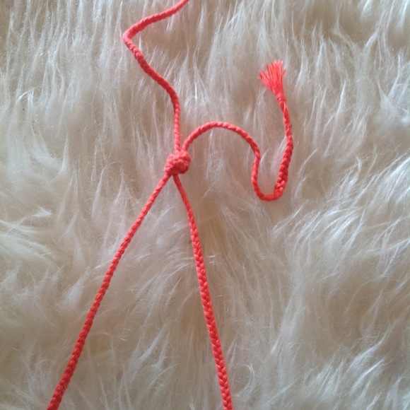 Coral bead necklace 💕 - Picture 4 of 4