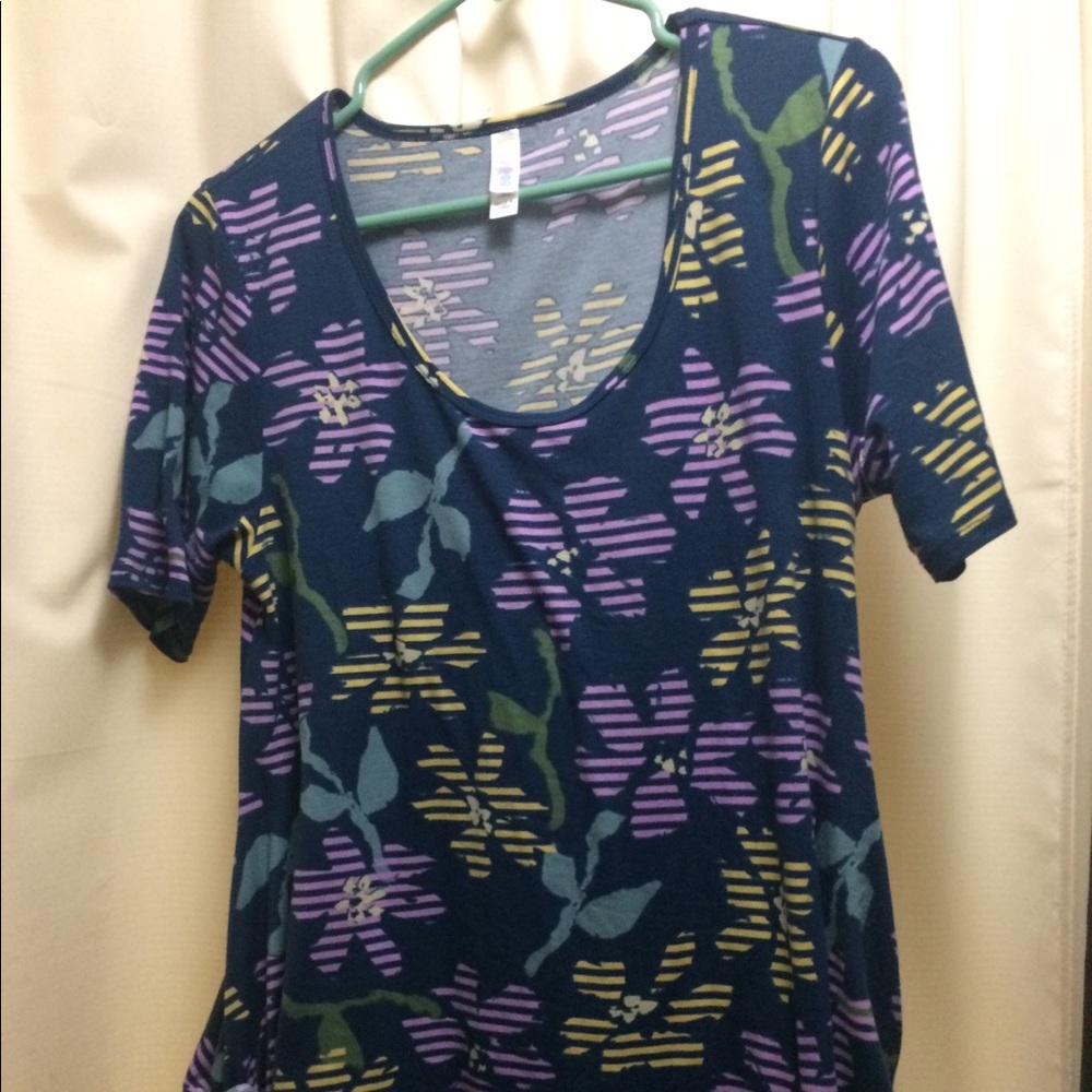 Small perfect t lularoe