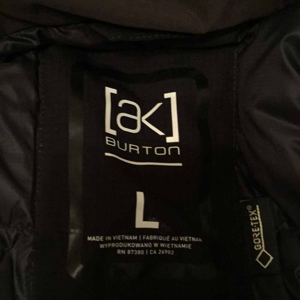 Ski/snowboard jacket