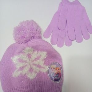 Disney's Frozen hat & glove set