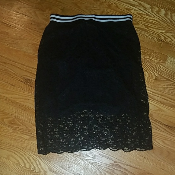 H&M Dresses & Skirts - H&M skirt NWT