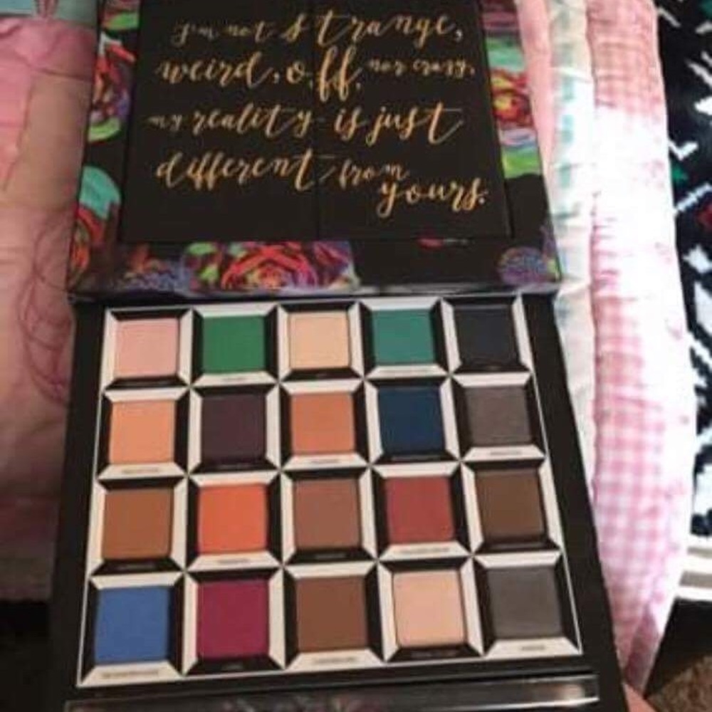 ♥️🛑SOLD🛑❤️BRAND NEW,Alice through the looking