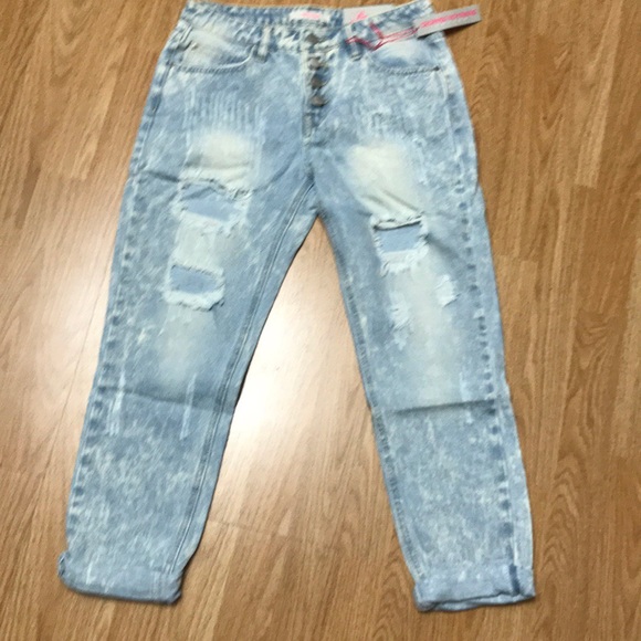 COMFY HIGH RISE CROPPED DISTRESSED BOYFRIEND DENIM - Picture 2 of 6