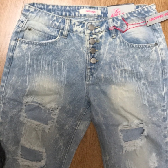 COMFY HIGH RISE CROPPED DISTRESSED BOYFRIEND DENIM - Picture 3 of 6