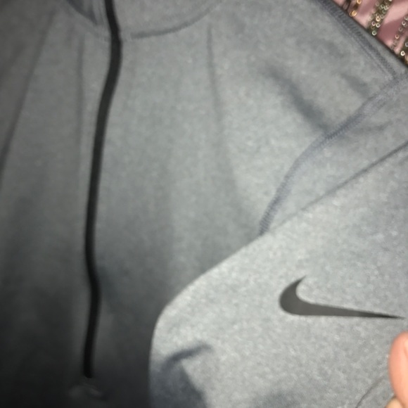Youth XS Nike pull over! - Picture 2 of 2