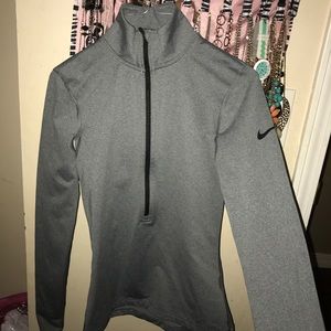 Youth XS Nike pull over!