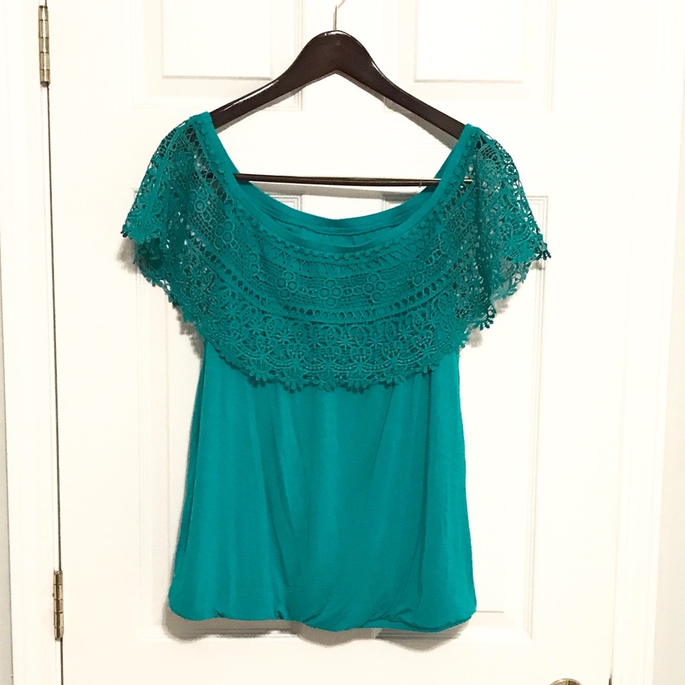 ❄️Gorgeous Green Crochet Blouse.Worn Once❄️