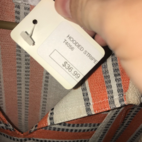 New with tag boutique pull over - Picture 2 of 2