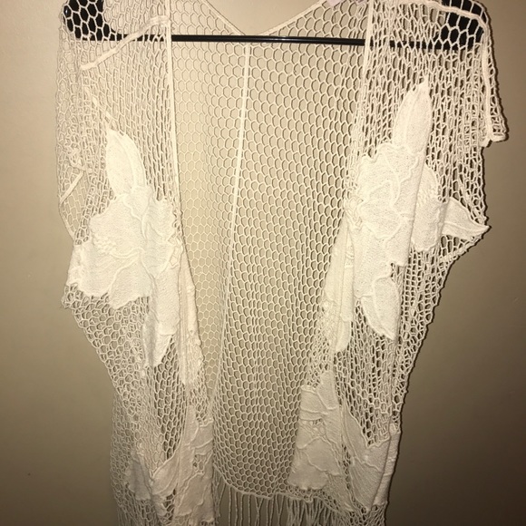 One size cardigan with fringe at bottom - Picture 1 of 1