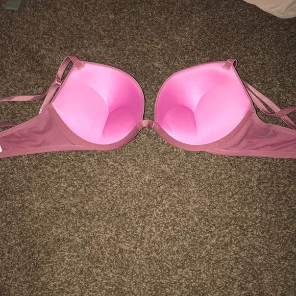 SOLD on Facebook ❤️34B Victoria Secret Bras❤️ - Picture 5 of 6