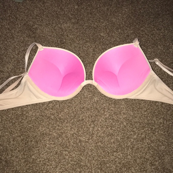 SOLD on Facebook ❤️34B Victoria Secret Bras❤️ - Picture 6 of 6