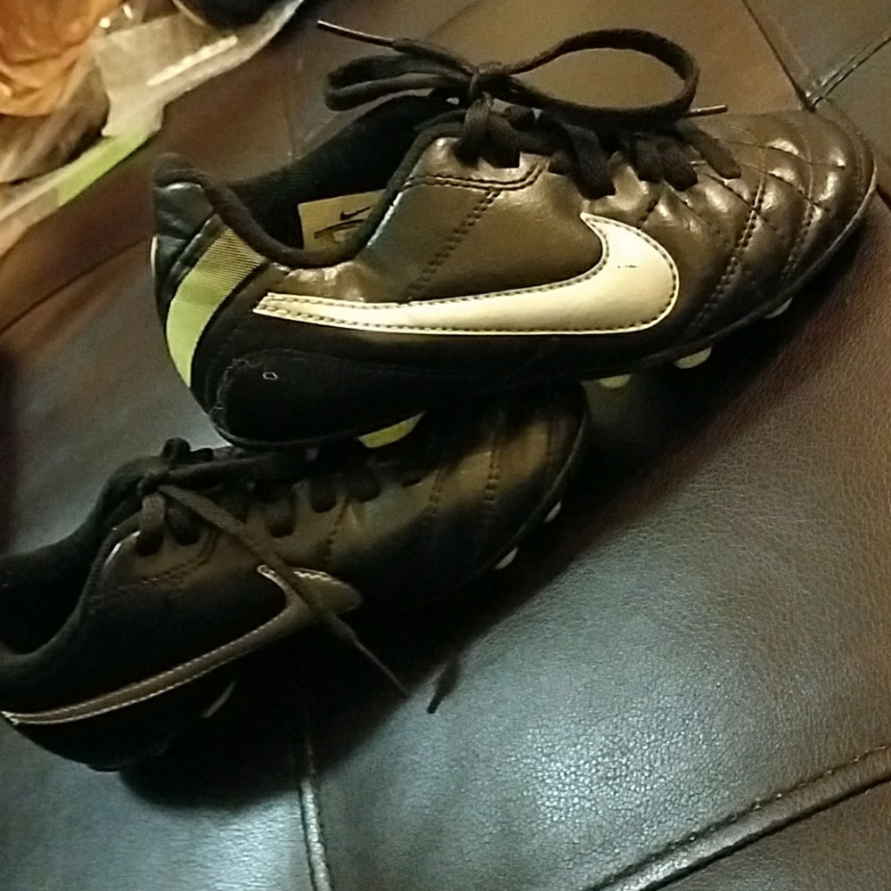 Nike toddler soccer cleats