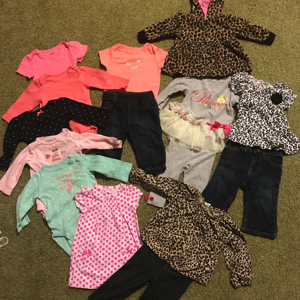 6-9 mo lot (closer to 9 mo sizing)