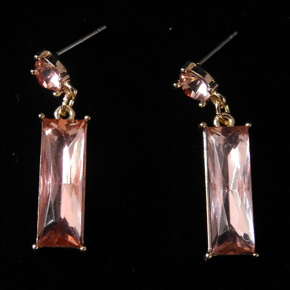 NWT Gold earring with pink crystal dangle NYCOE2 - Picture 5 of 5