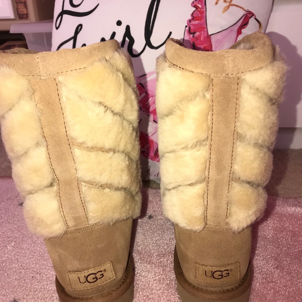 Women’s UGG Boots - Picture 3 of 6