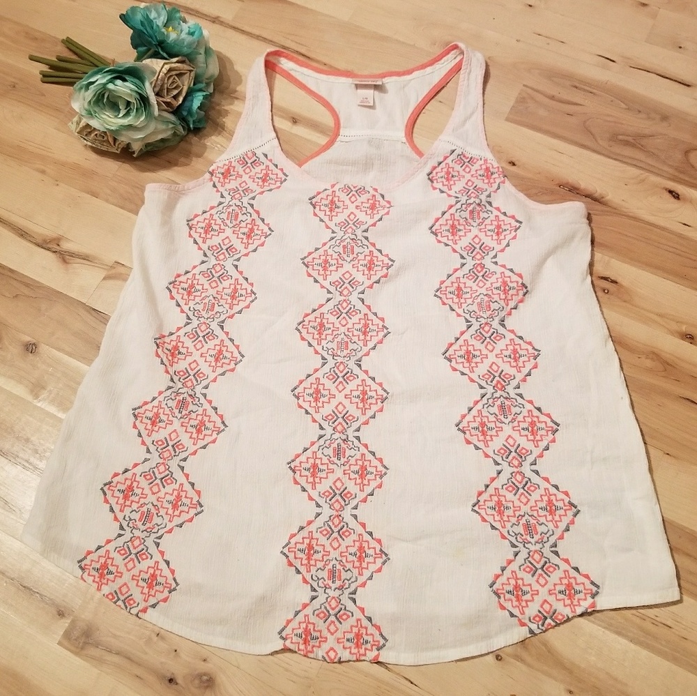 Mossimo detailed stitching tank top