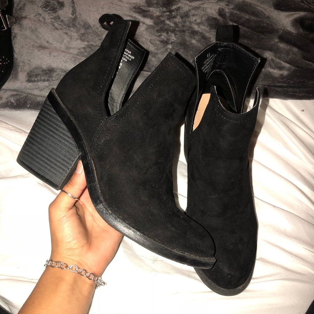 black booties