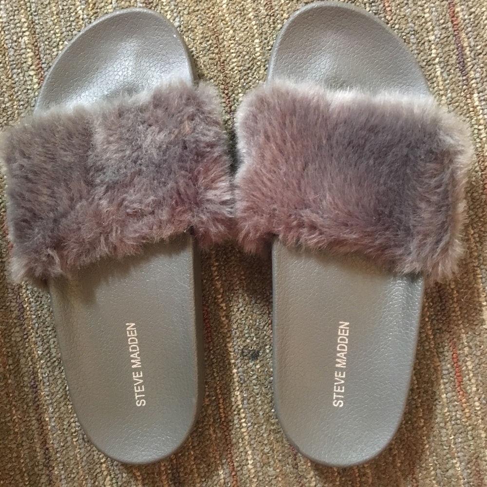 Steve Madden Slip Ons