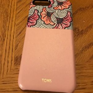 Toms cell iphone  7 Plus case