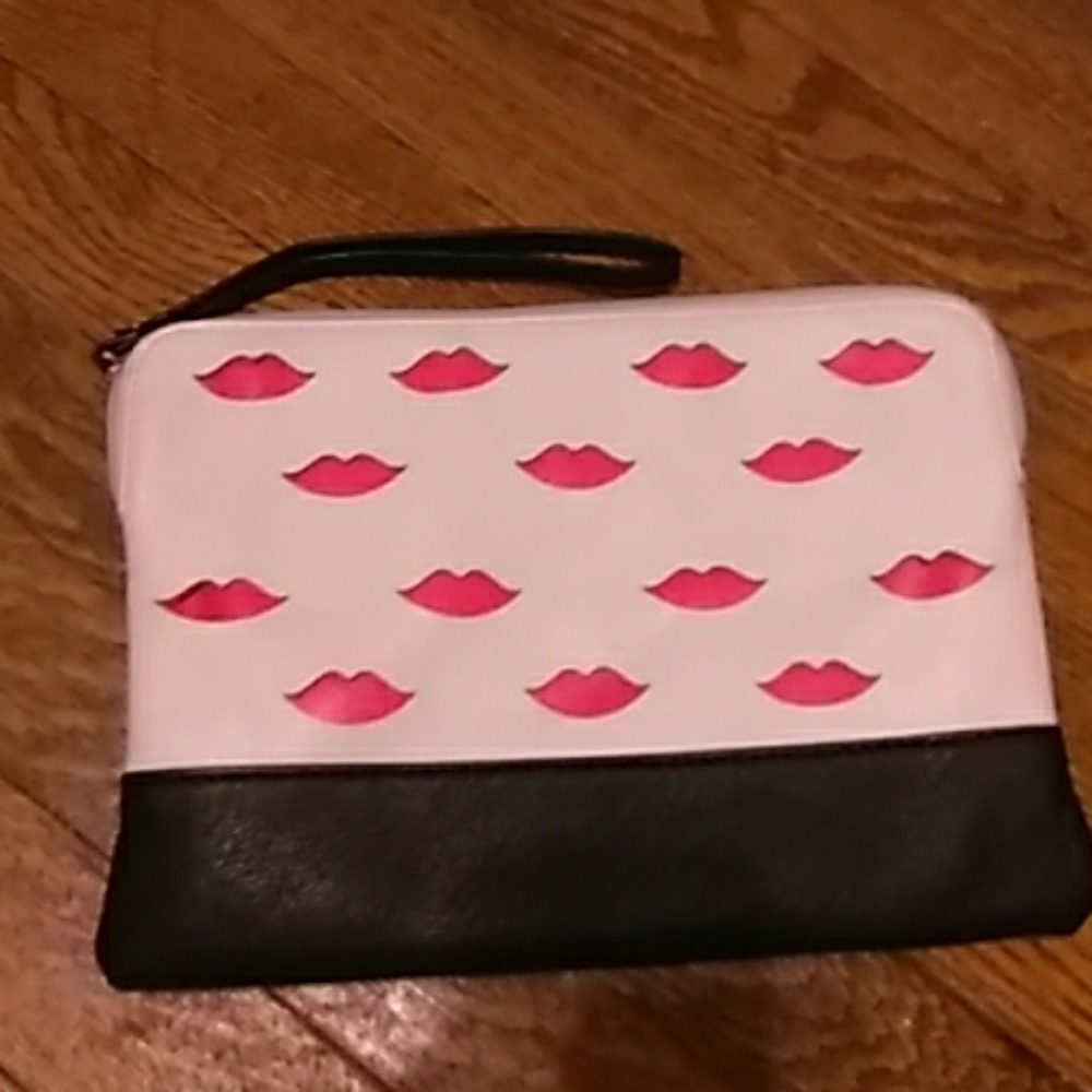 Wristlet