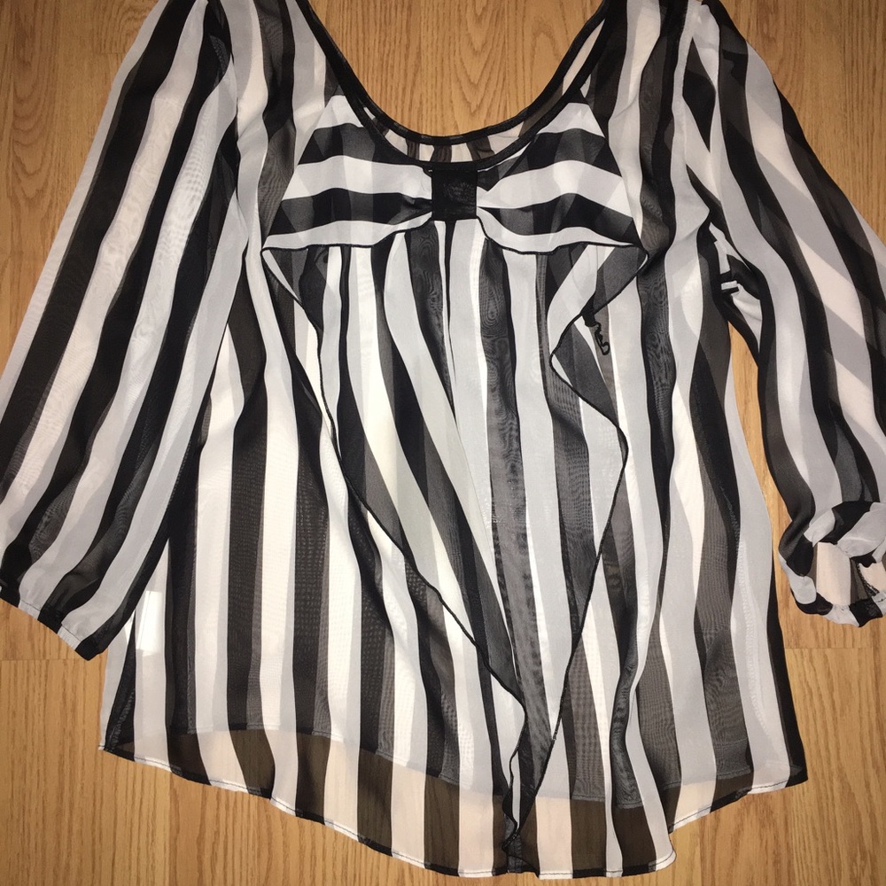 Cute bow in back Shirt