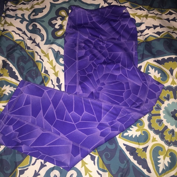 Old Navy Pants - Womens active fitted capri pants