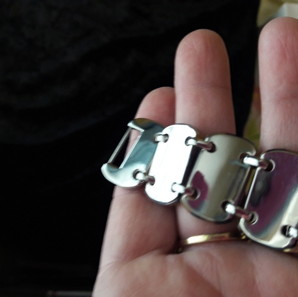 Authentic Michael Kors Watch - Picture 4 of 7