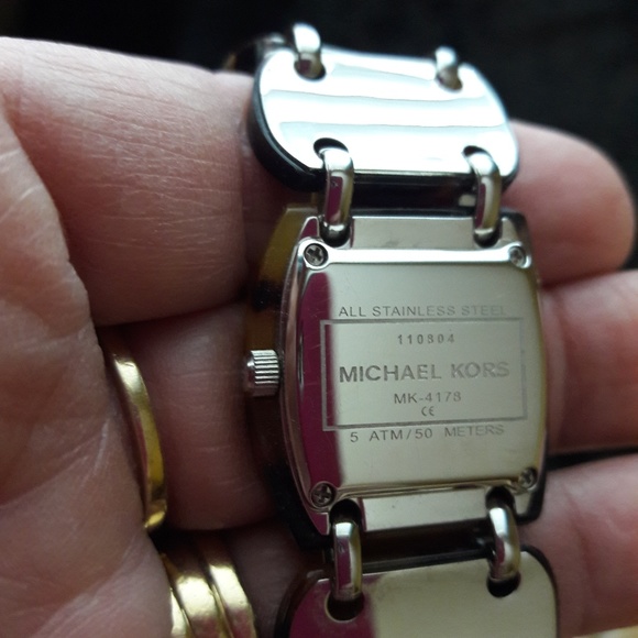 Authentic Michael Kors Watch - Picture 7 of 7