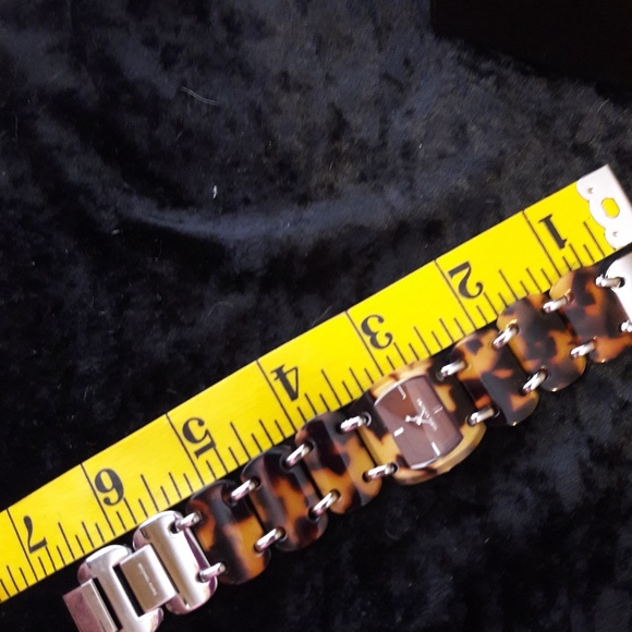 Authentic Michael Kors Watch - Picture 5 of 7
