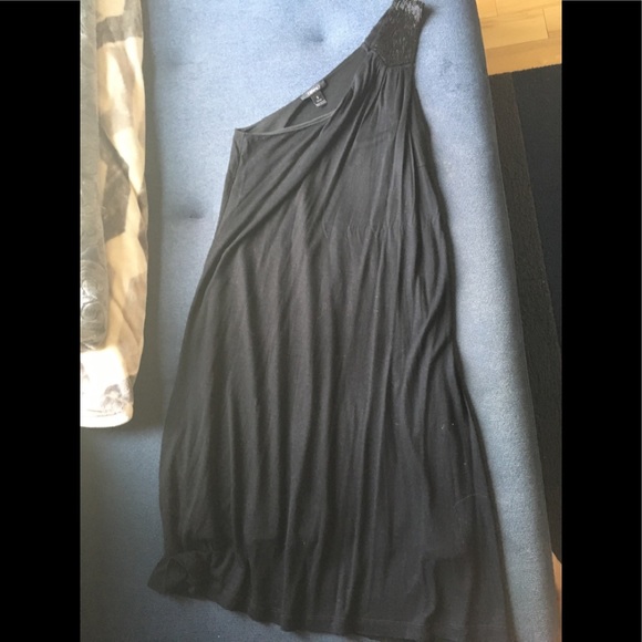 One shoulder black dress - Picture 2 of 3