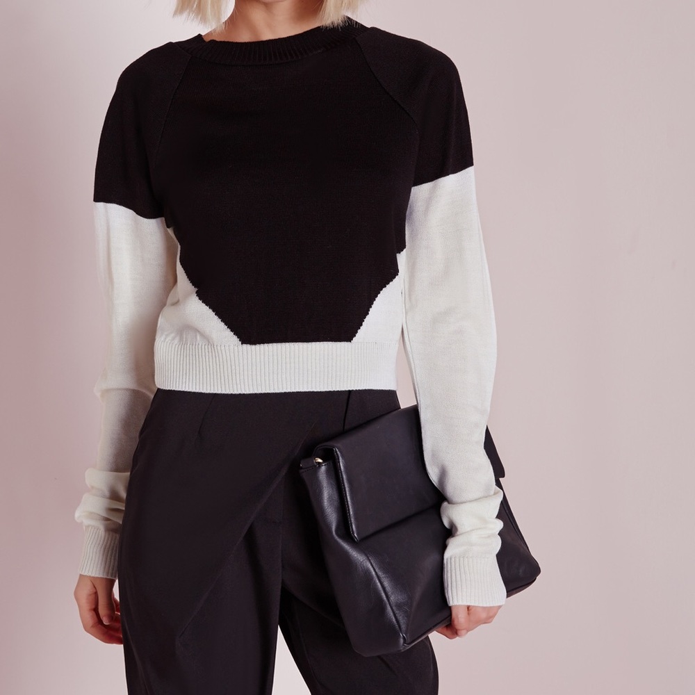 Mono Cropped Sweater 🔲