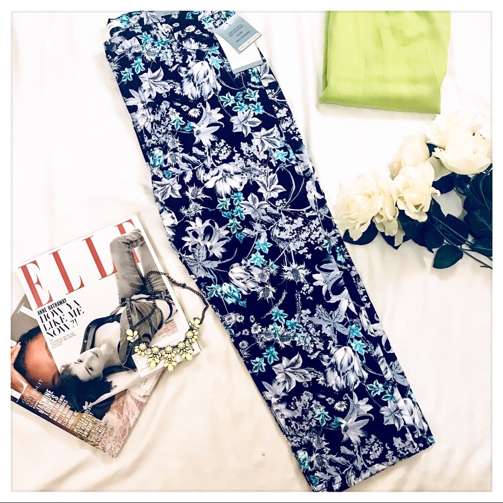 Blue flowered pants/jeggings