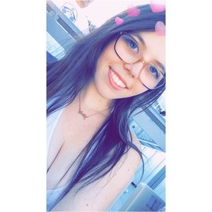 Meet your Posher, Kiki