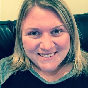 Meet your Posher, Caitlin