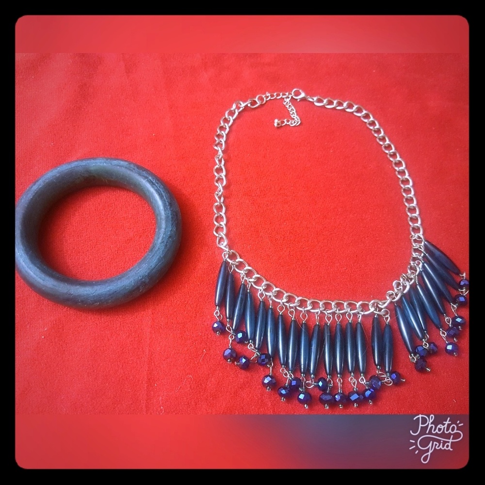 🎀BOGO HALF OFF🎀 Necklace and bracelet