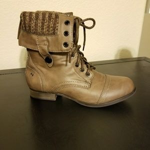 Women's Faux Leather Lace Up Boots