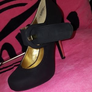 High heels size 5 1/2