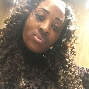 Meet your Posher, April