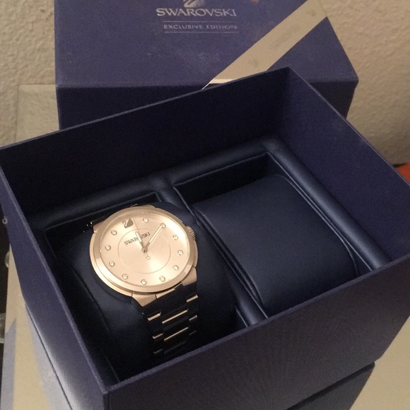 💕Swarovski exclusive edition watch - Picture 2 of 7