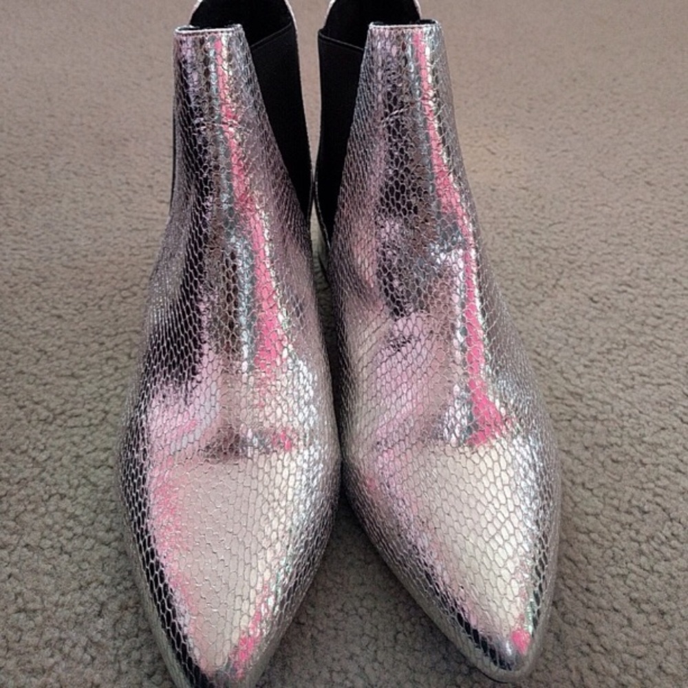 Silver crocodile top shop booties!