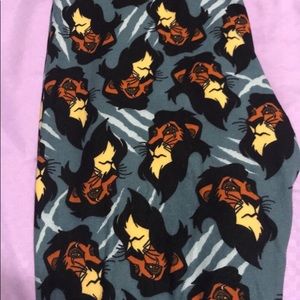 Lularoe OS Disney Villain Scar Leggings