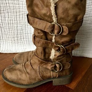 Soft synthetic brown leather wool lined boots