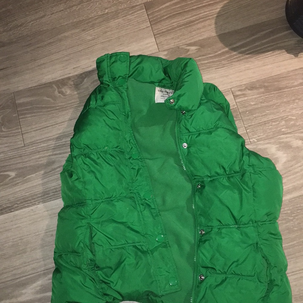 Old Navy puffer vest lined with pockets