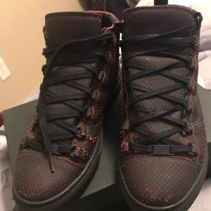 Men’s size 9 to 10 balenciaga arena shoes