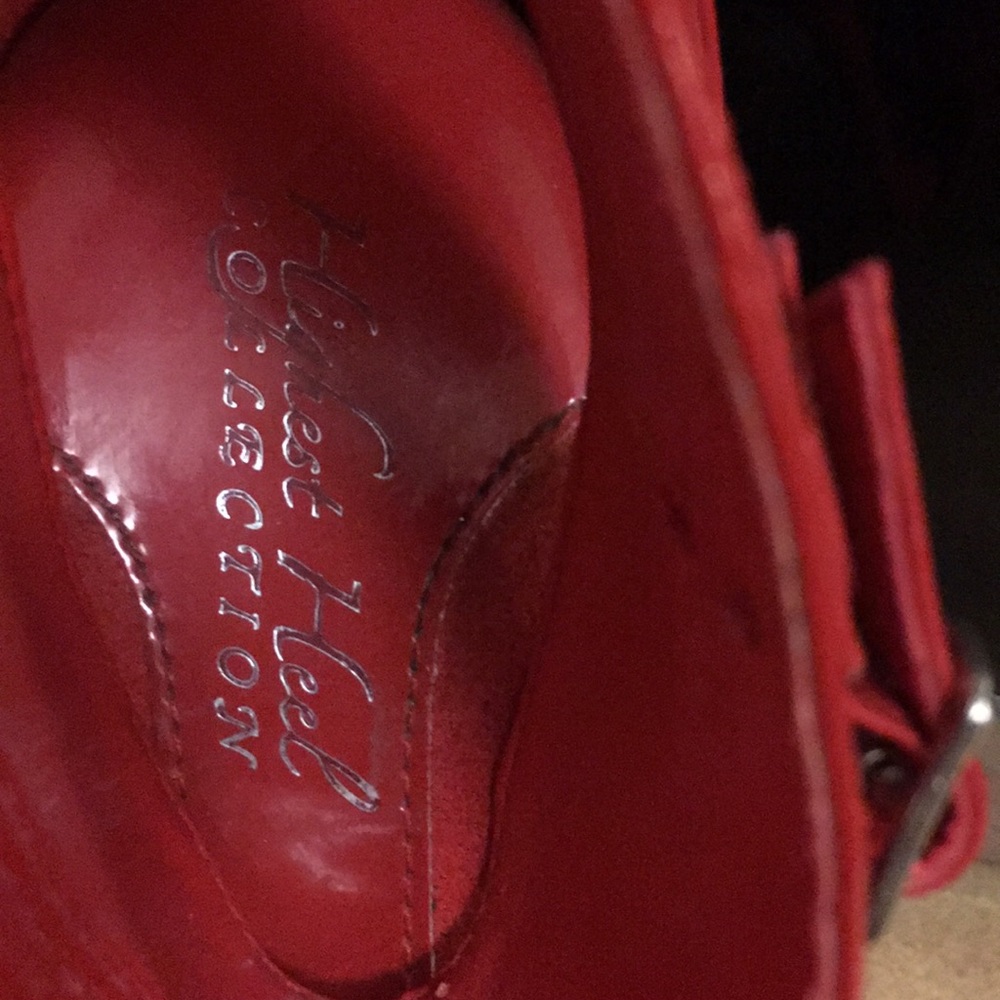 Red heels - Picture 2 of 4