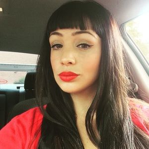 Meet your Posher, Victoria