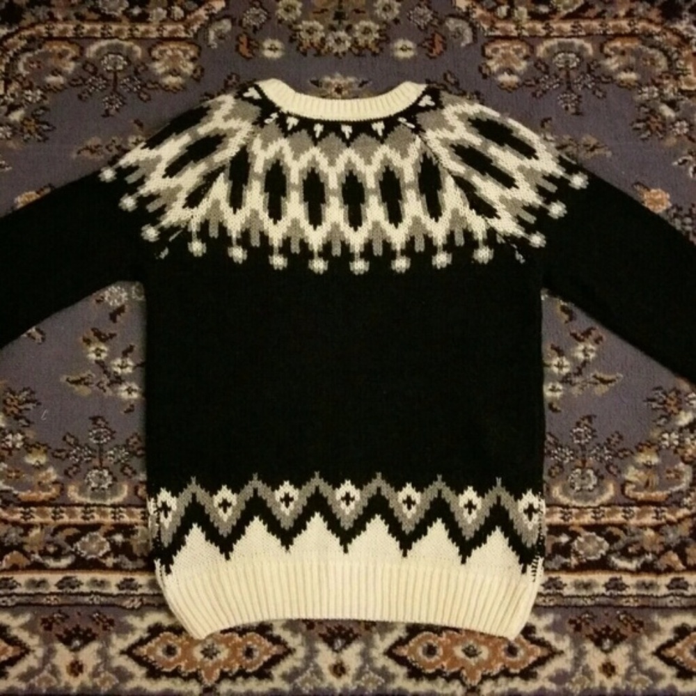 Wool blend patterned knit sweater